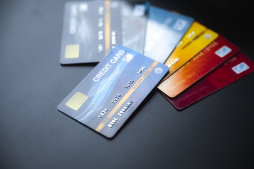 クレジットカード現金化のしやすいカード・しにくいカードの紹介